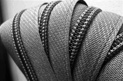 用一支筆能輕易打開拉桿箱？